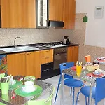 לינה וארוחת בוקר Casa Melone Giallo 3*